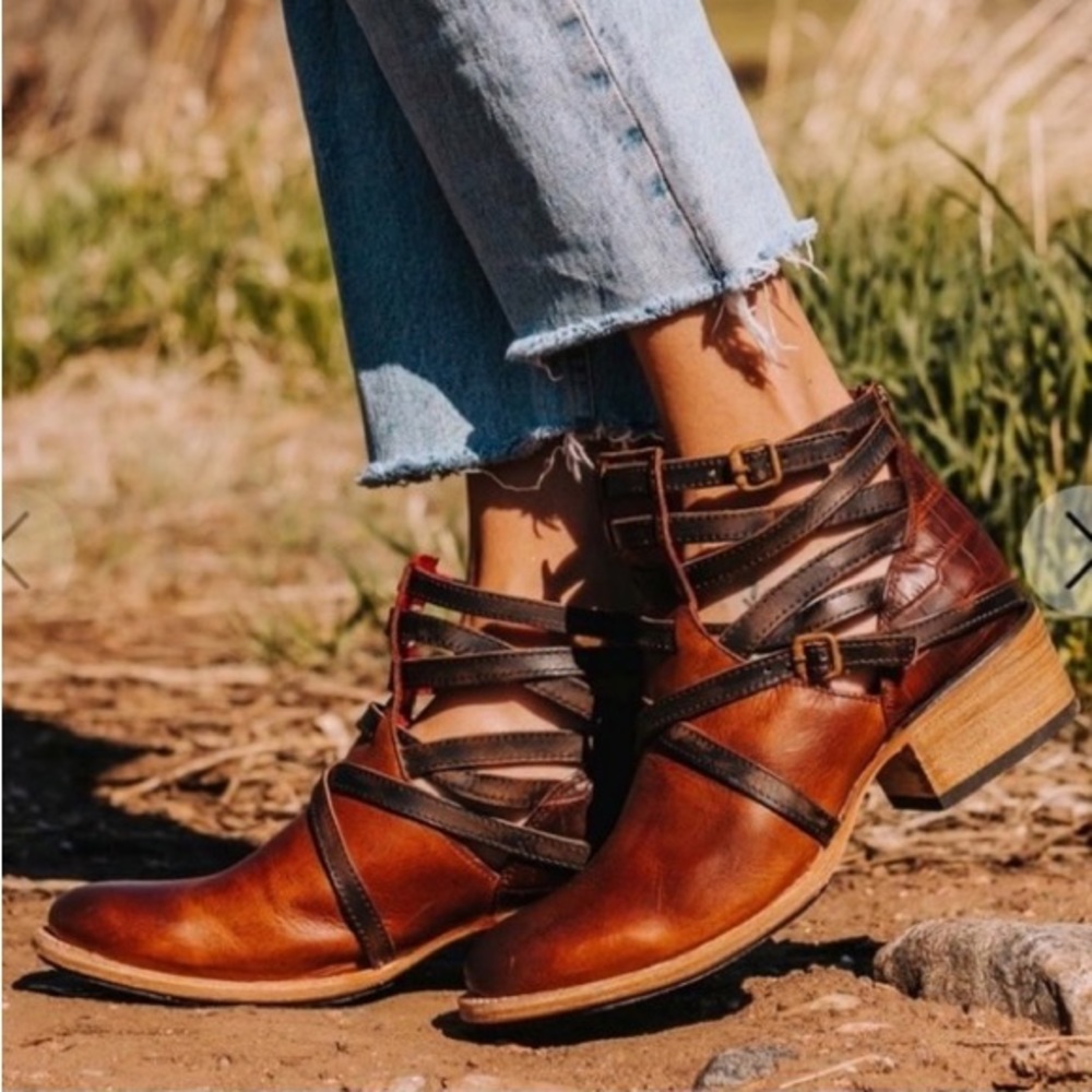 Like new Freebird Stair Booties in Cognac Size 8